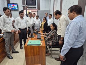 Withhold The Salaries Of Department Heads Who Do Not Work From E-office. – Jalaun News